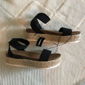 Express Flatform Sandals